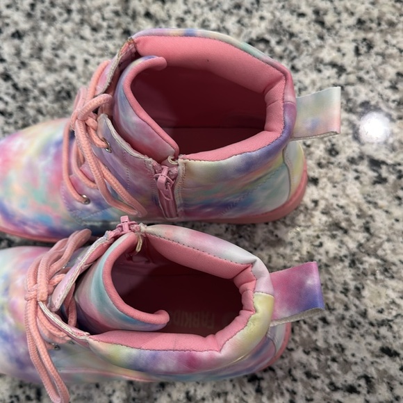 FABKIDS NWOT Tie Dye Combat Boot Girls Colorful Pink Lace-Up Side Zip Size US 5 - Picture 6 of 10
